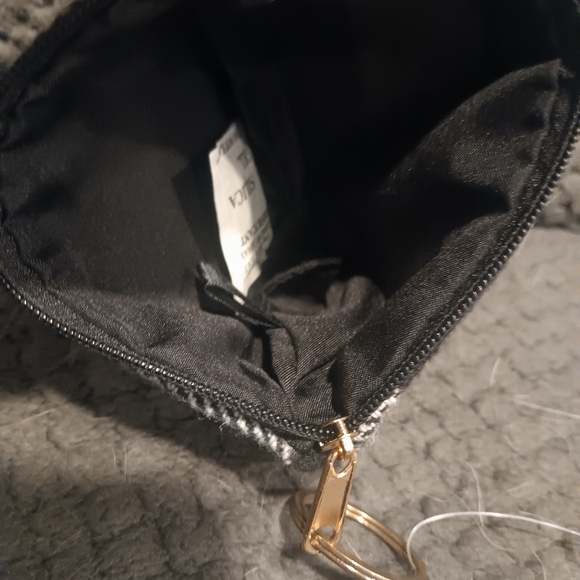 NWT coin purse - Picture 3 of 3